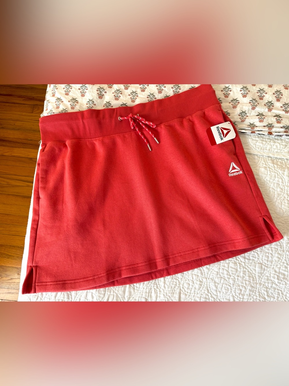 NEW Reebok Squad Sporty Slim Fit Athleisure Soft Fleece Baked Apple Red Skirt
